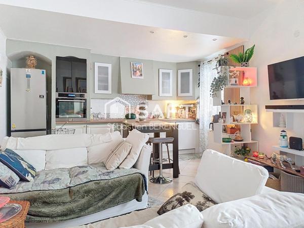 Mèze hyper centre maison rénovée.