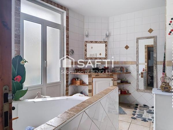 Mèze hyper centre maison rénovée.