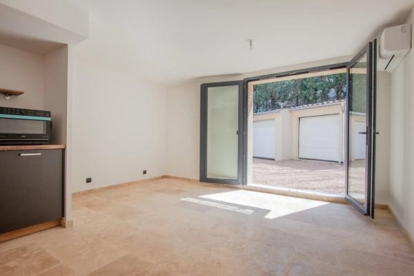 Vente                                                      Appartement
                        
                     1 pièces                      29 m2                     à Aix-en-Provence