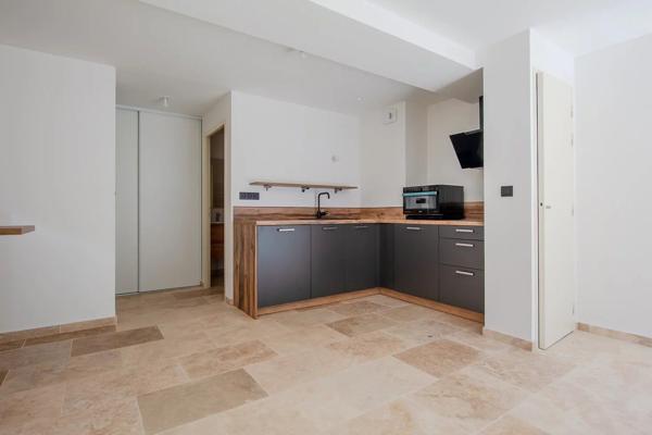 Vente                                                      Appartement
                        
                     1 pièces                      29 m2                     à Aix-en-Provence