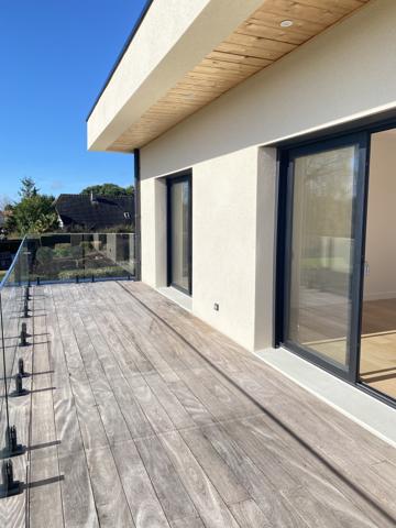 Maison
         5 pièces
        - 163 m² 645 000 € *