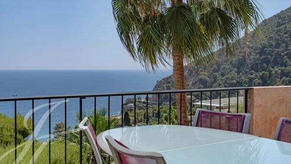 Villa moderne avec très belle vue mer, piscine, ascenseur et nombreuses terrasses