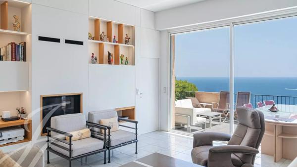 Villa moderne avec très belle vue mer, piscine, ascenseur et nombreuses terrasses