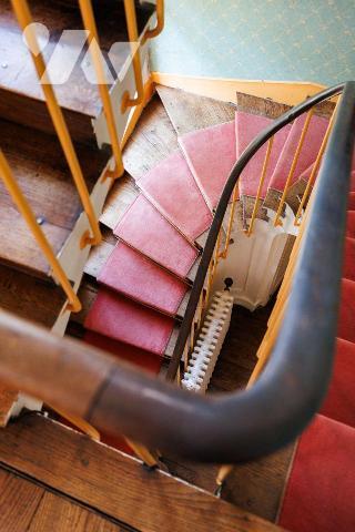 A VENDRE - RENNES (35) Quartier Thabor : Maison de caractère de 244 m² + jardin clos arboré.
C...
