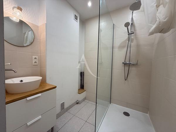 Appartement d'environ 50m², centre ville de Saintes 1 chambre.