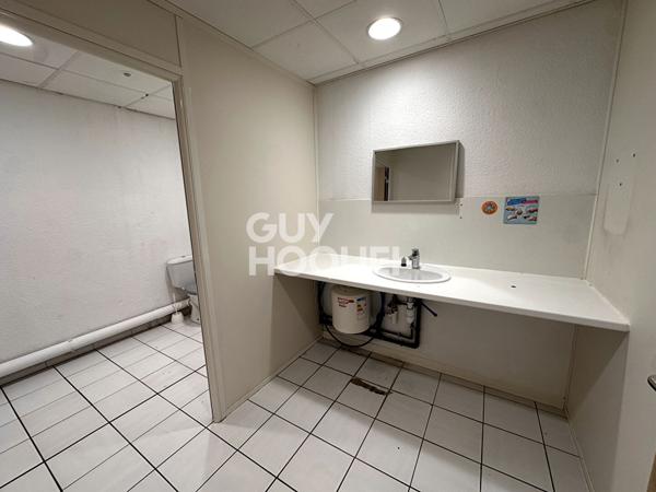 Murs de Bureaux - Local commercial avec vitrine, 160 m² avec parkings - A vendre à Perpignan (66000) Quartier La Lunette
