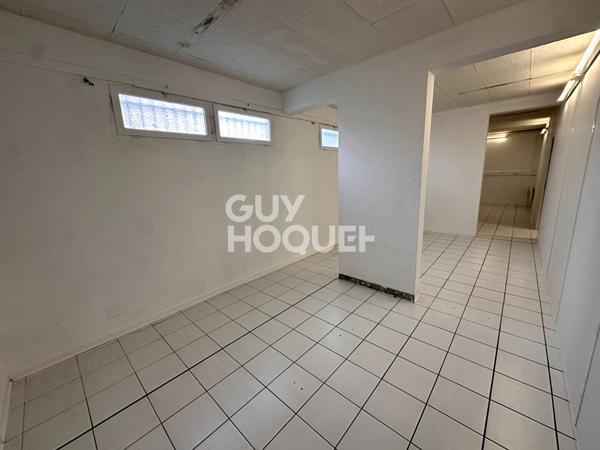 Murs de Bureaux - Local commercial avec vitrine, 160 m² avec parkings - A vendre à Perpignan (66000) Quartier La Lunette