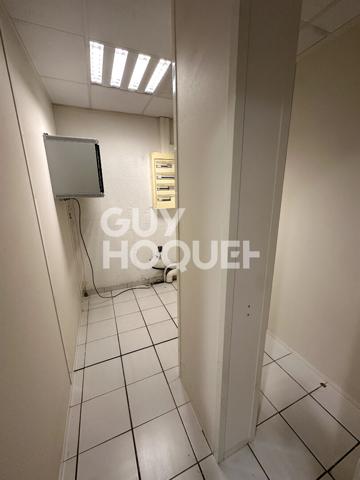 Murs de Bureaux - Local commercial avec vitrine, 160 m² avec parkings - A vendre à Perpignan (66000) Quartier La Lunette