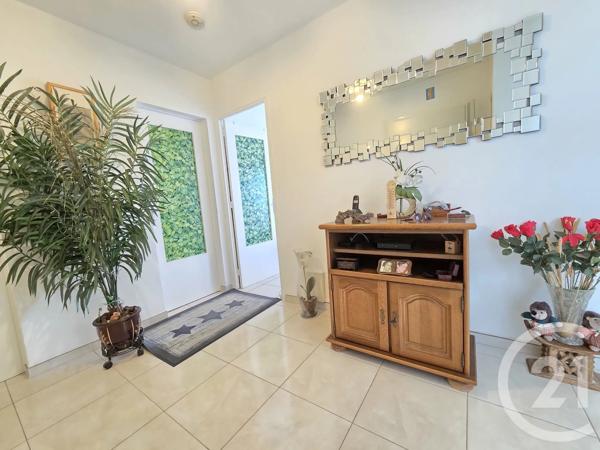 Appartement T3 à vendre  3 pièces - 64,88 m 2   TOULON  - 83