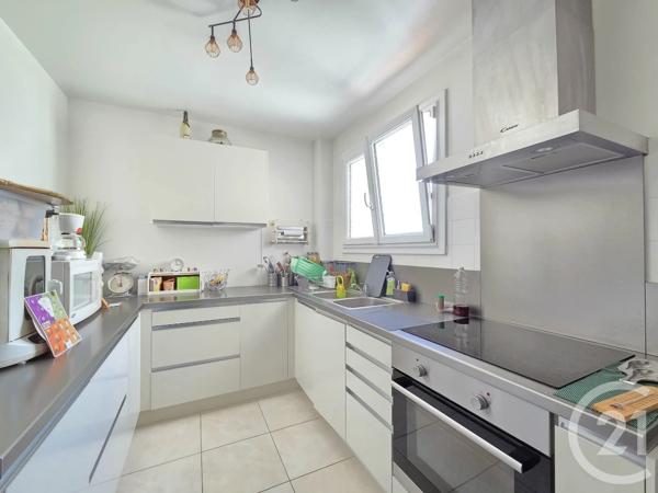 Appartement T3 à vendre  3 pièces - 64,88 m 2   TOULON  - 83
