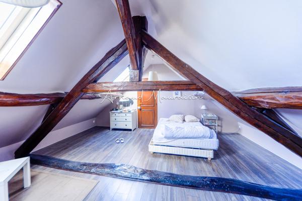 Duplex indépendant avec grande terrasse privative