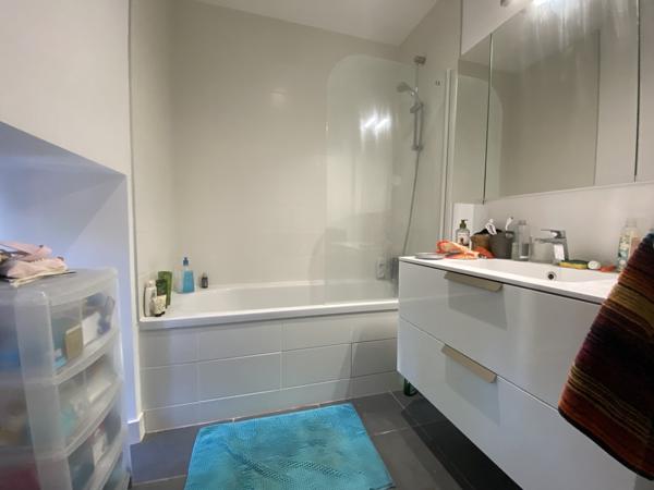 POITIERS PLATEAU, Appartement T4 de 91.50 m² avec 2 emplacements de parking