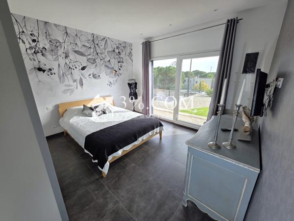 Villa 5 pièce(s) 4 chambre(s) 222 m²