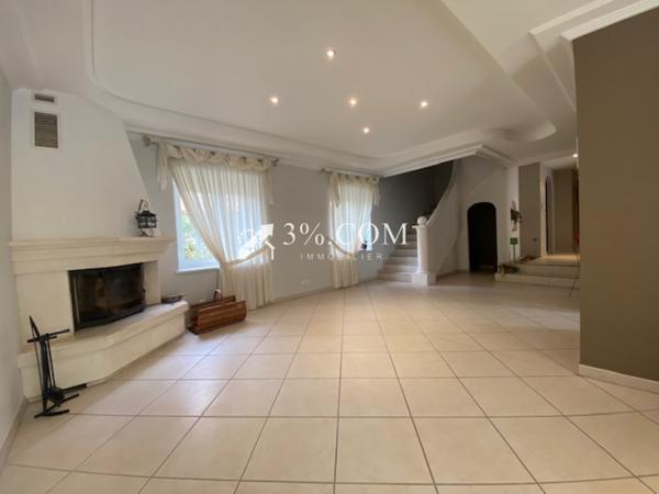 Maison 7 pièce(s) 4 chambre(s) 203 m²