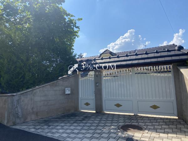 Maison 7 pièce(s) 4 chambre(s) 203 m²