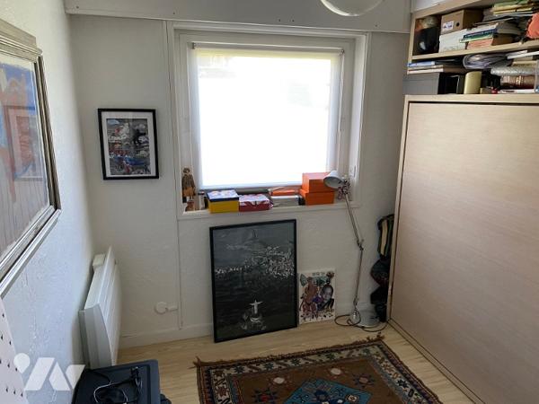 Centre village salon/séjour terrasse cuisine 2 chambres 2 salle de bain/wc caves placards à skis