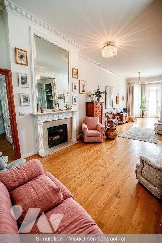 BORDEAUX SAINT GENES
Située rue de Pessac cette magnifique demeure bourgeoise avec éléments d'...