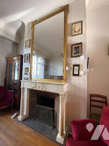 BORDEAUX SAINT GENES
Située rue de Pessac cette magnifique demeure bourgeoise avec éléments d'...