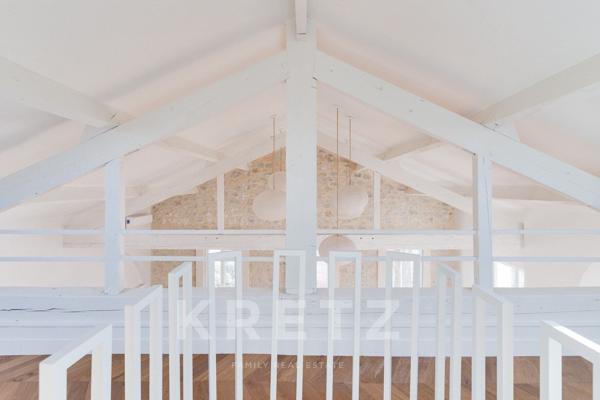 Elegante villa rénovée à pied du village