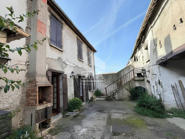 Maison à rénover de 11 pièces à Boinville-en-Mantois - Fort potentiel