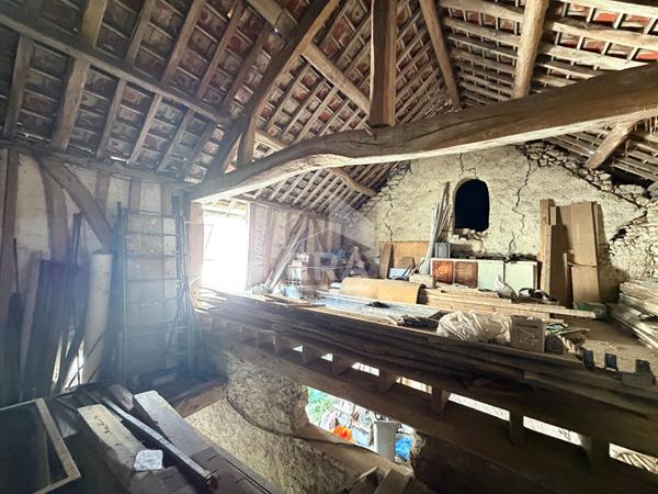 Maison à rénover de 11 pièces à Boinville-en-Mantois - Fort potentiel