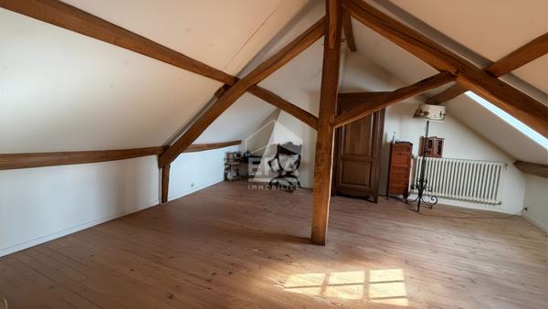 Maison à rénover de 11 pièces à Boinville-en-Mantois - Fort potentiel