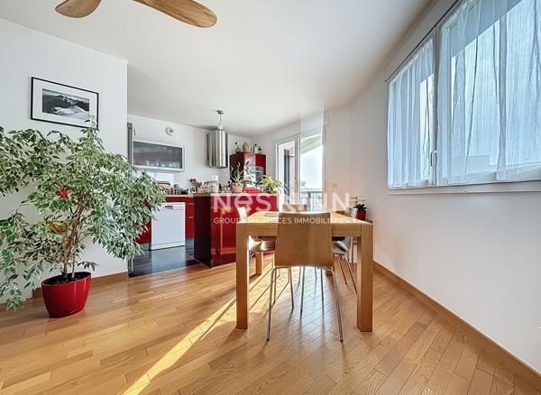ISSY LES MOULINEAUX - A vendre Appartement 4 pièces en étage élevé avec vue dégagée et balcons