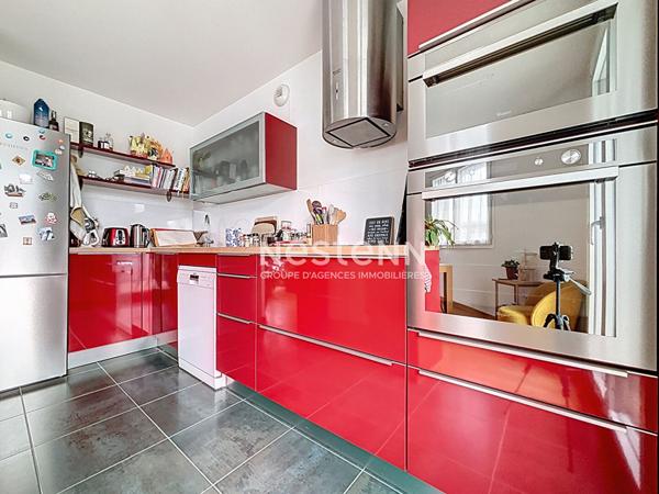 ISSY LES MOULINEAUX - A vendre Appartement 4 pièces en étage élevé avec vue dégagée et balcons
