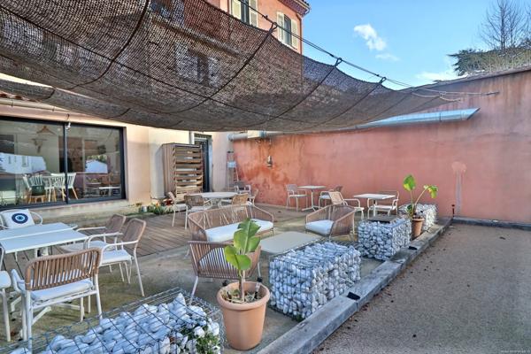 Fonds de commerce de restauration - Cours intérieure - Emplacement N°1