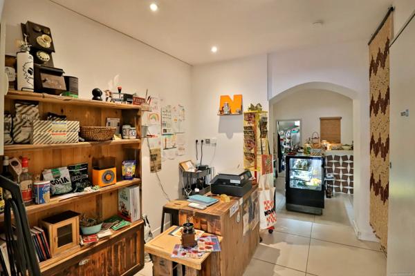 Fonds de commerce de restauration - Cours intérieure - Emplacement N°1