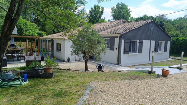 Maison de campagne rénovée aux portes de Bergerac en direction de Périgueux !