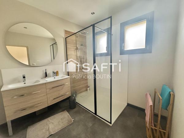 PAVILLON 4 CHAMBRES DONT UNE SUITE PARENTALE ET GARAGE A NIORT