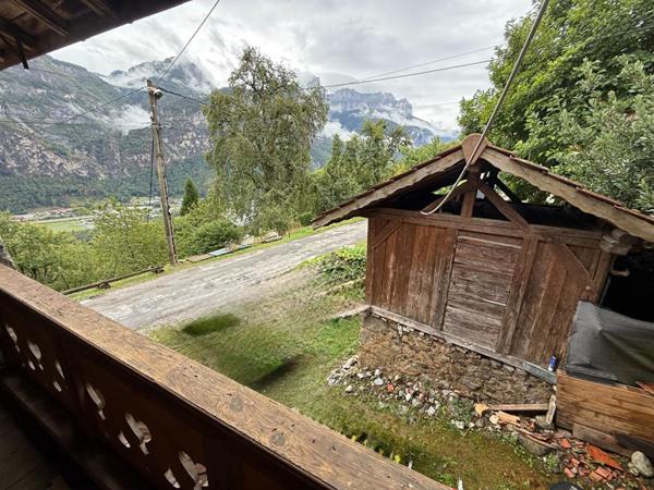 Ferme savoyarde coteau de MAGLAND 5 pièces , 220 000 euros