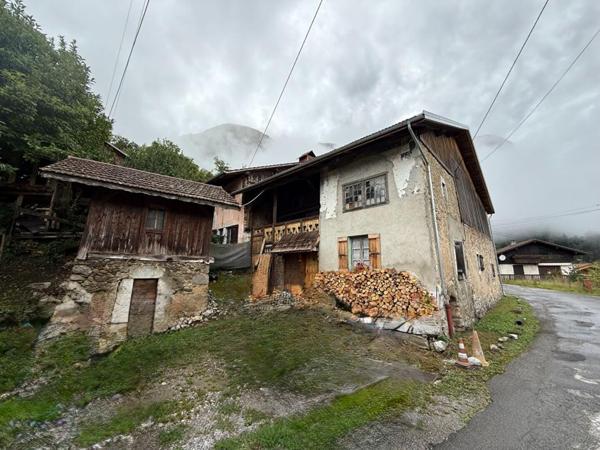Ferme savoyarde coteau de MAGLAND 5 pièces , 220 000 euros