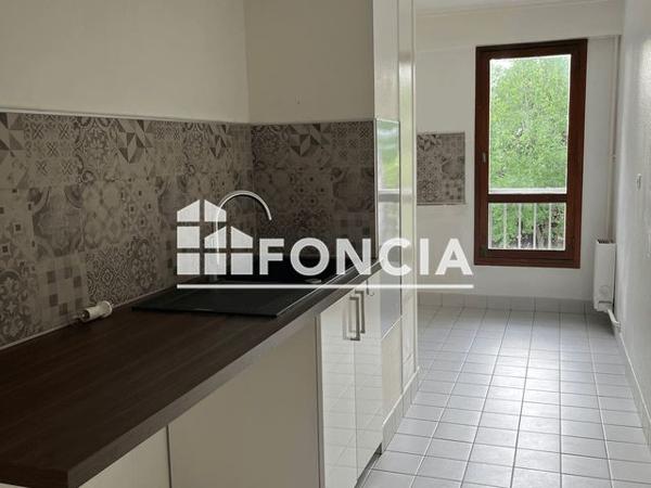 À vendre Appartement 4 pièces 80.77 m² - Versailles 78000