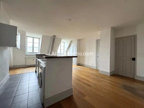 Location Appartement 3 pièces 76 m2 à Dole