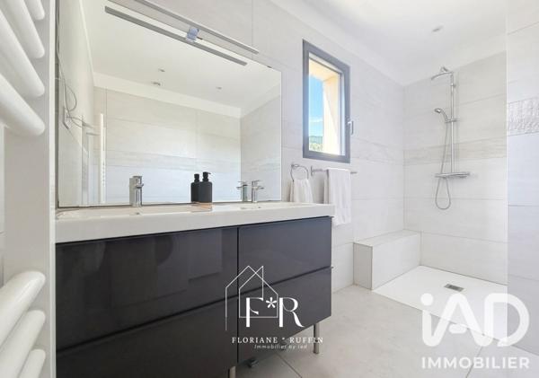 Maison à vendre 6 pièces 159 m² Morières-lès-Avignon