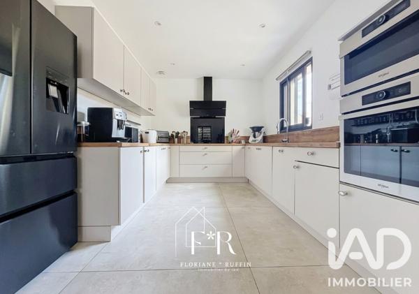 Maison à vendre 6 pièces 159 m² Morières-lès-Avignon