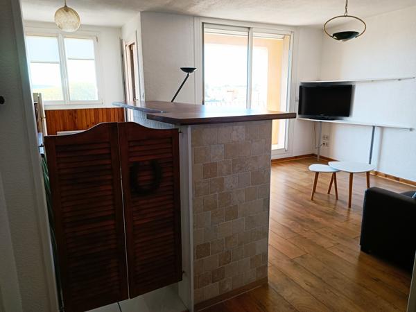 STUDIO MEUBLE AVEC VUE SUR LE GRAND BASSIN - Cazaux-Villecomtal (32230)