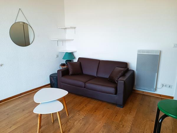 STUDIO MEUBLE AVEC VUE SUR LE GRAND BASSIN - Cazaux-Villecomtal (32230)