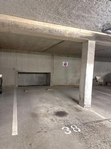 SURZUR Appartement T3 en DUPLEX de 67,70 m2. Terrasse, garage fermé et parking. À pied du bourg