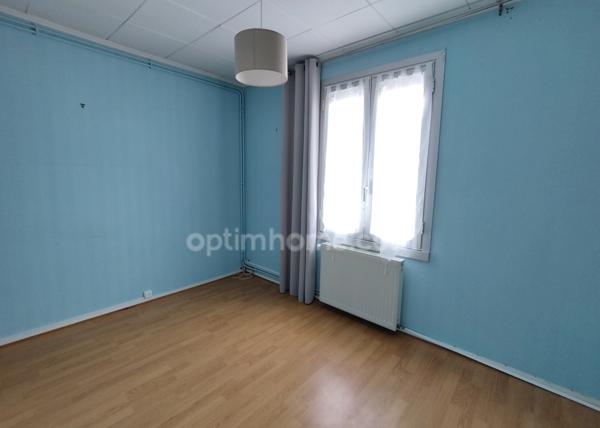 CHARENTE : RUELLE SUR TOUVRE, maison de 61 m² avec terrasse et garage