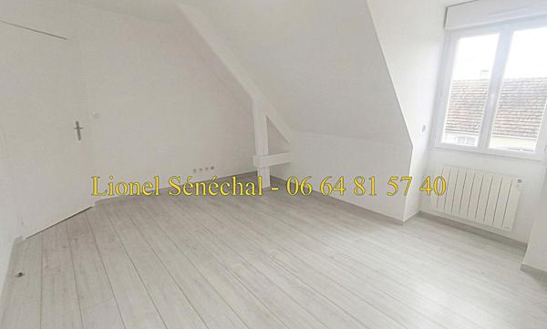 Maison lumineuse et peu énergivore de 8 pièces de 150 m2 (170 m2 au sol) sur une parcelle de plus de 600 m2