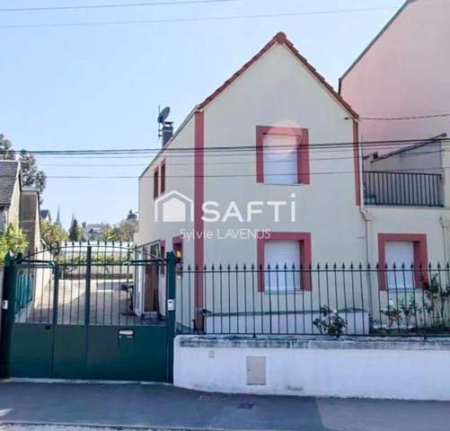 A SOISSONS 02, MAISON  2008 DE 145 M2 AVEC GARAGE, DEPENDANCE ET CAVE SUR UN TERRAIN CLOS DE 1231 M2.