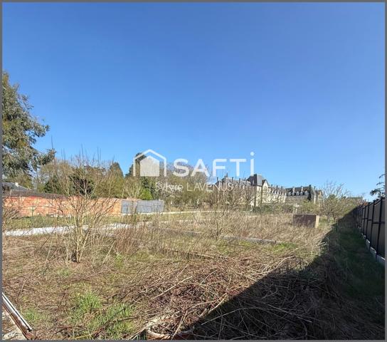 A SOISSONS 02, MAISON  2008 DE 145 M2 AVEC GARAGE, DEPENDANCE ET CAVE SUR UN TERRAIN CLOS DE 1231 M2.