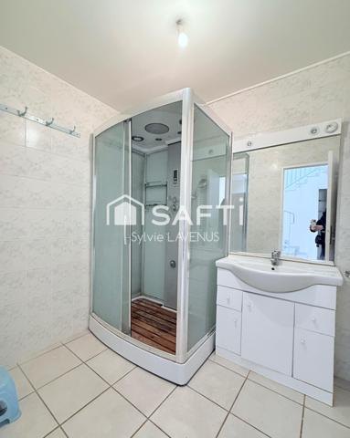 A SOISSONS 02, MAISON  2008 DE 145 M2 AVEC GARAGE, DEPENDANCE ET CAVE SUR UN TERRAIN CLOS DE 1231 M2.