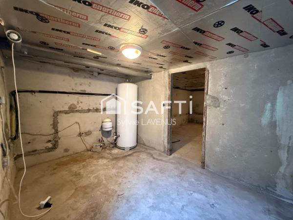 A SOISSONS 02, MAISON  2008 DE 145 M2 AVEC GARAGE, DEPENDANCE ET CAVE SUR UN TERRAIN CLOS DE 1231 M2.