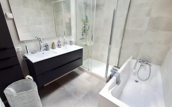 Maison à vendre    7 pièces • 144 m2 Saint-Pierre-lès-Nemours
