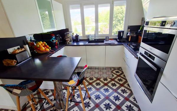 Maison à vendre    7 pièces • 144 m2 Saint-Pierre-lès-Nemours