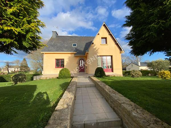 Maison familiale 5 chambres avec garage à vendre à Marzan